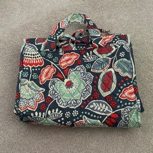 Vera Bradly hanging toiletry bag